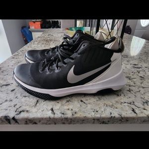 Mens size 9 Nike- worn 3x max